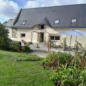 Les Loges De Yoff Bed & Breakfast